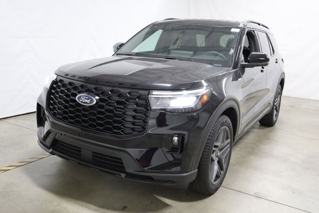 Vehicle image 2 of 32