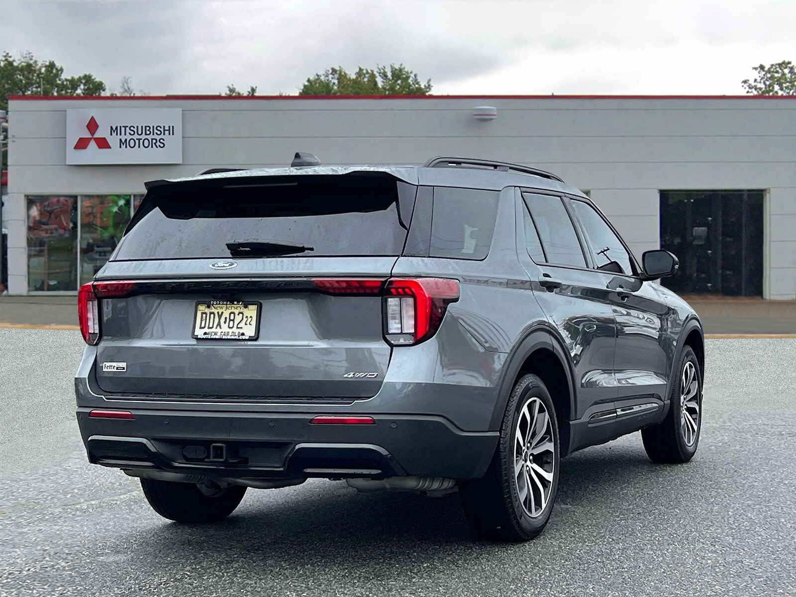 Vehicle image 4 of 29