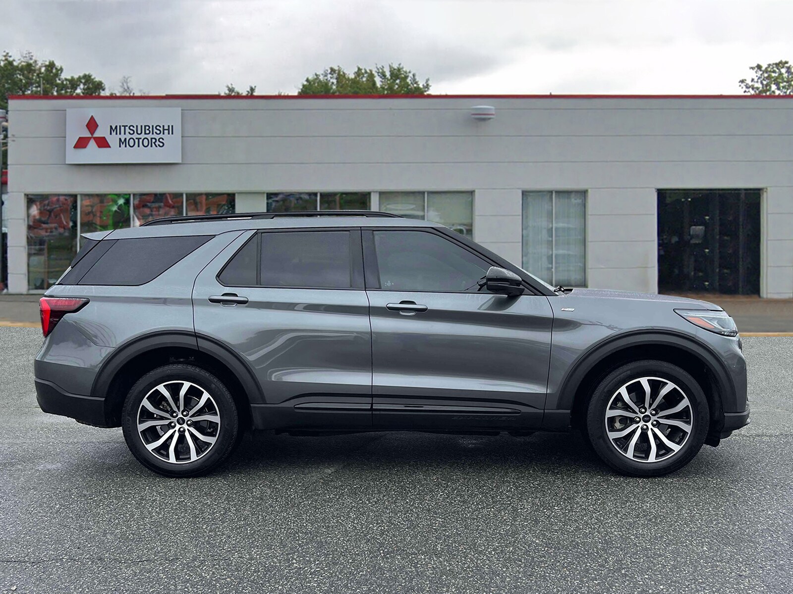 Vehicle image 3 of 29