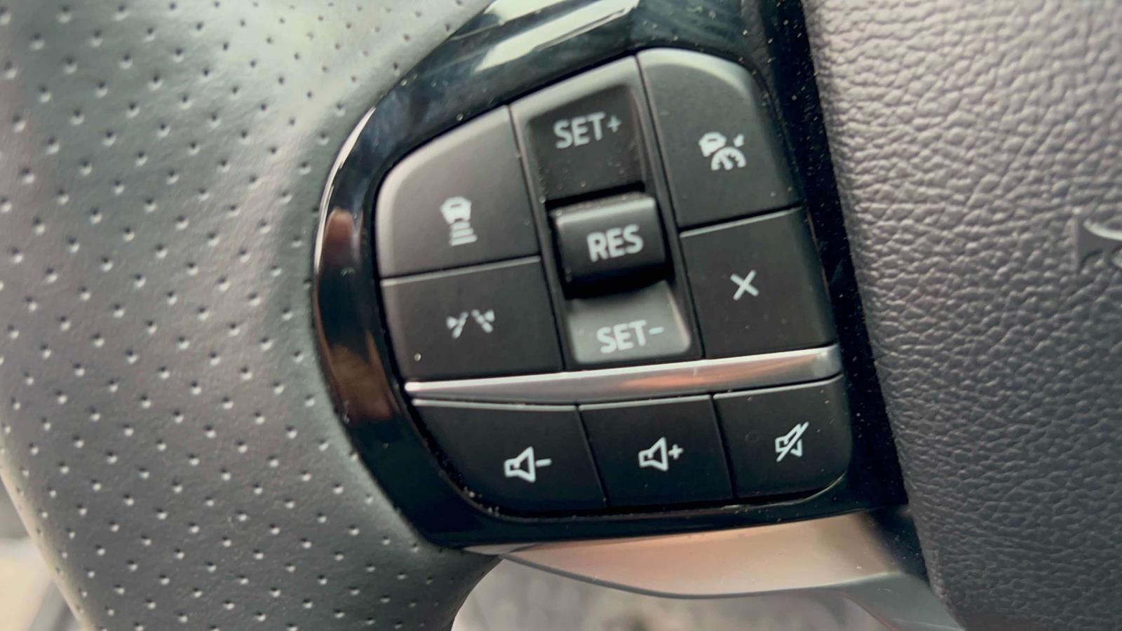 Vehicle image 18 of 29