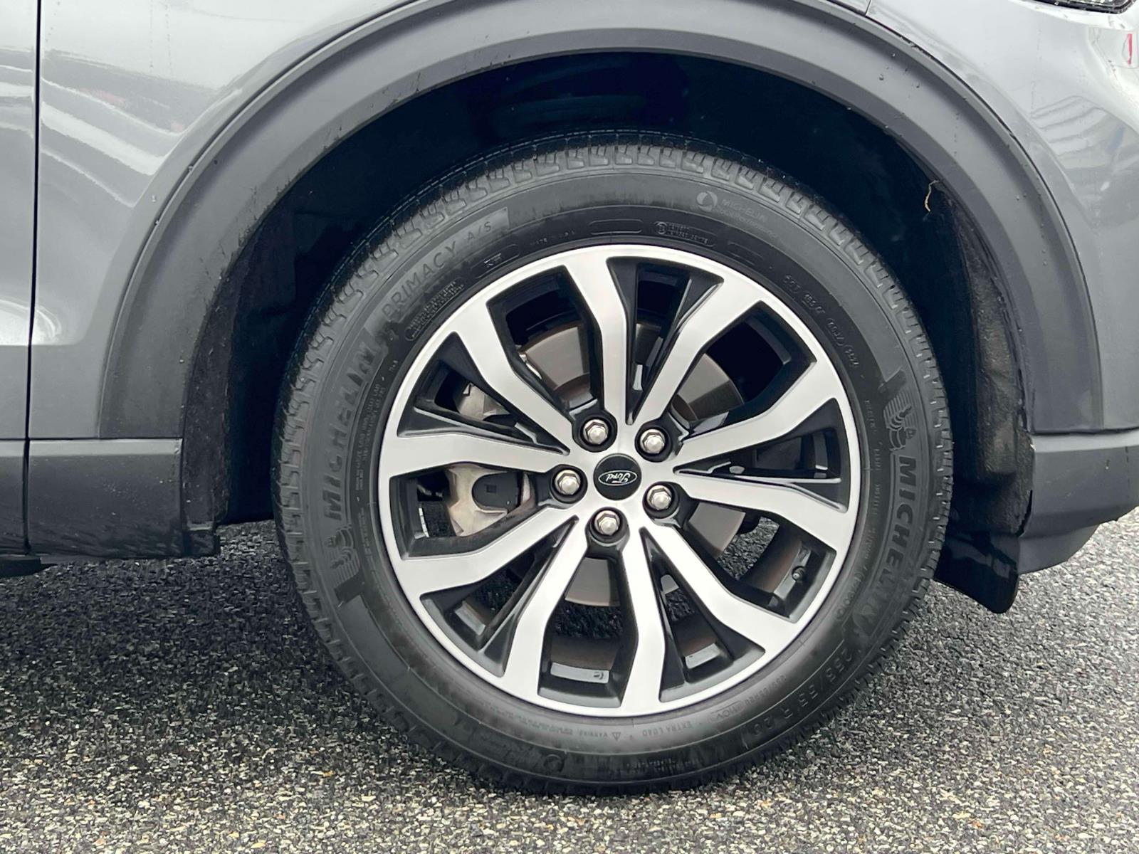 Vehicle image 6 of 29