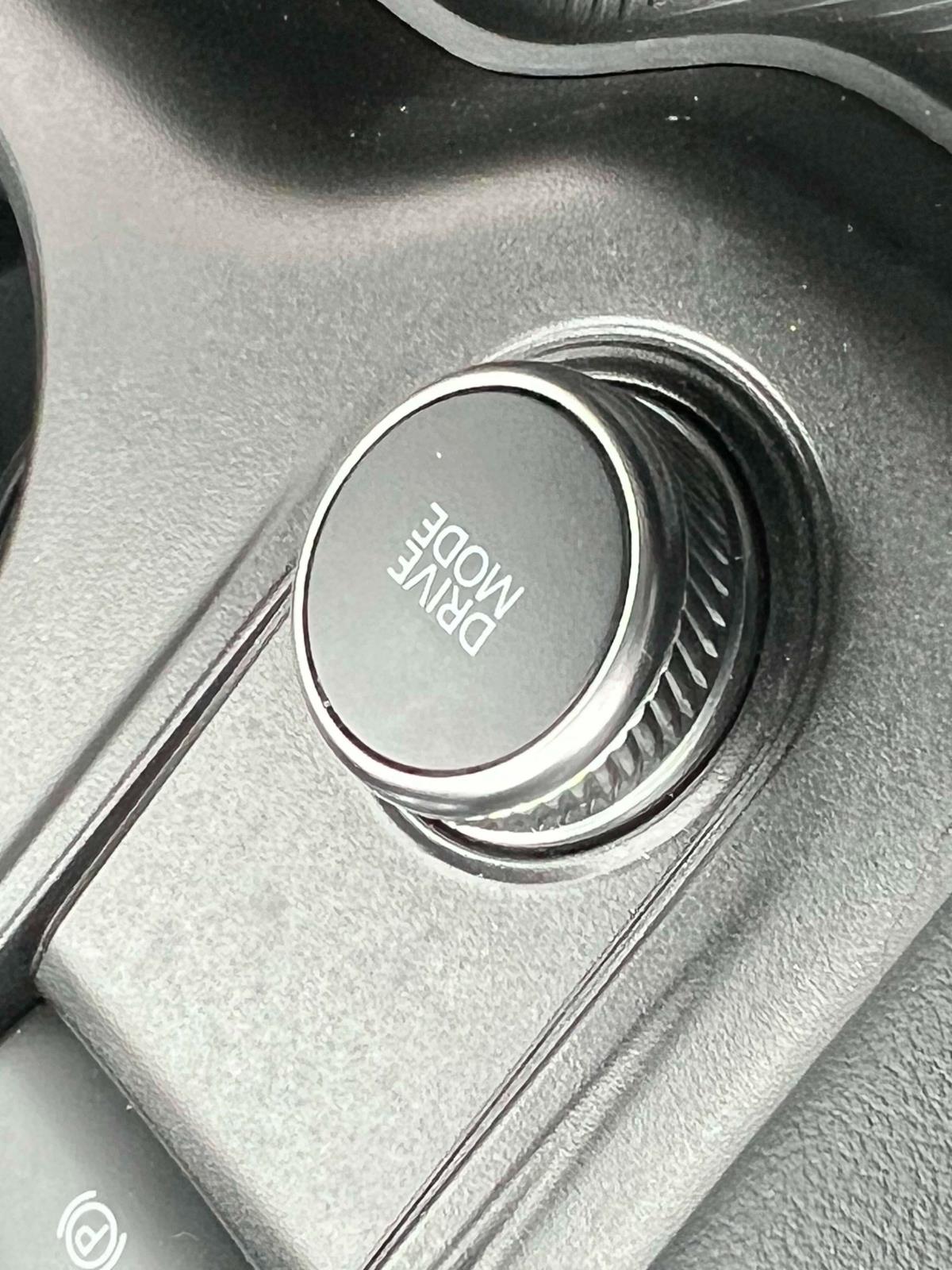 Vehicle image 24 of 29