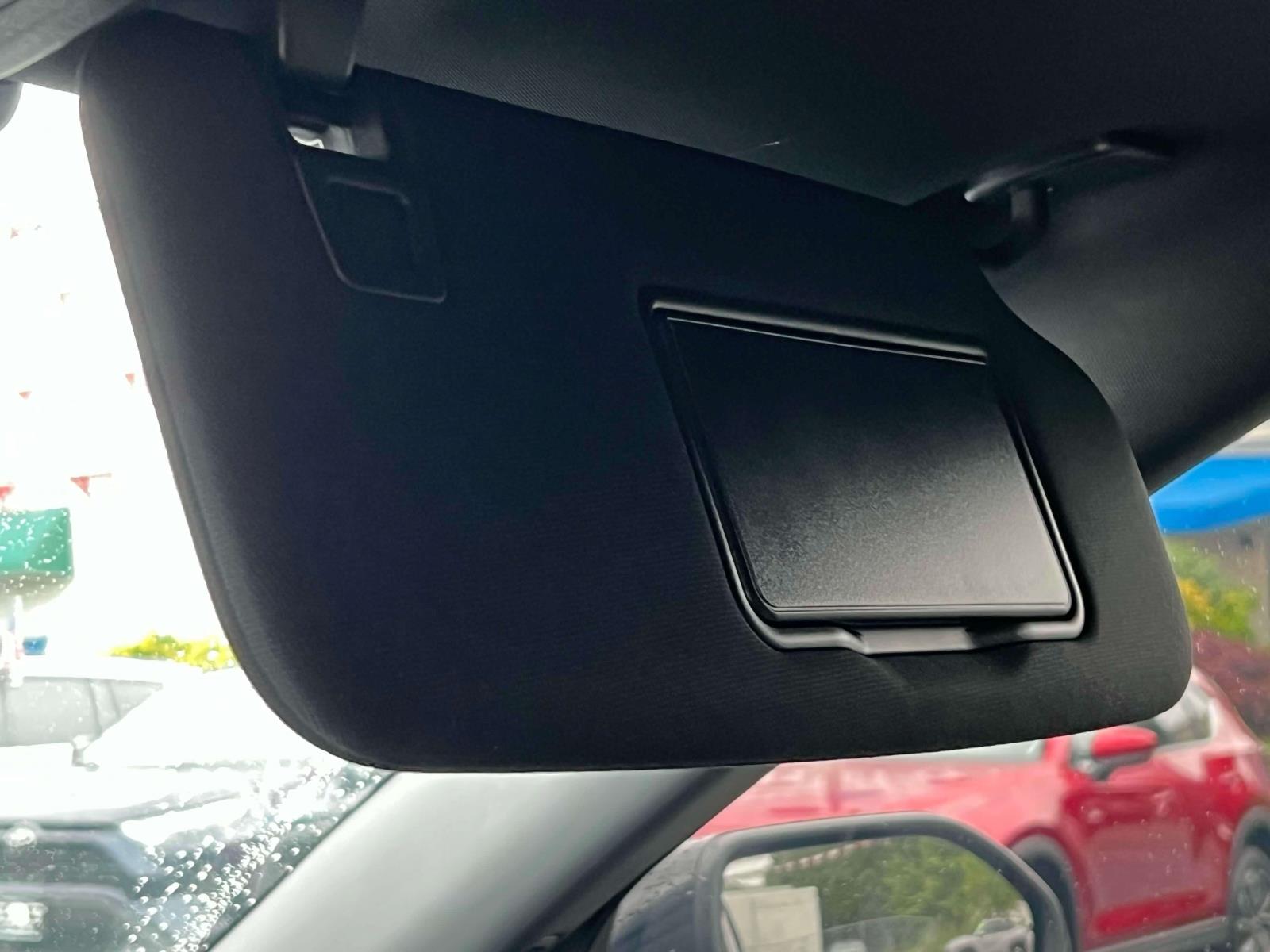 Vehicle image 28 of 29