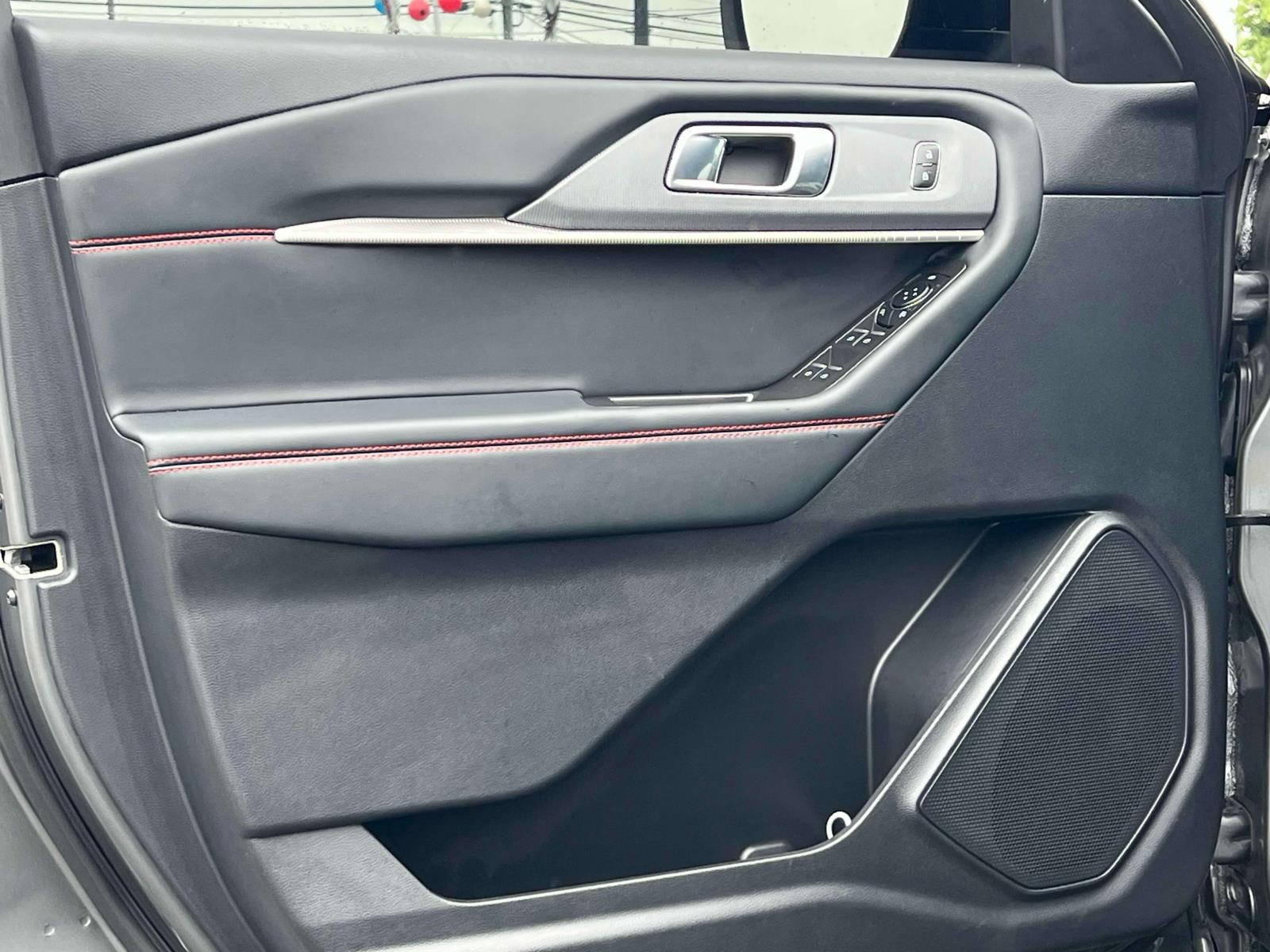 Vehicle image 12 of 29