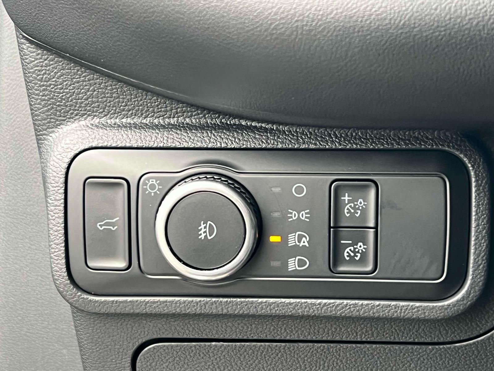 Vehicle image 14 of 29