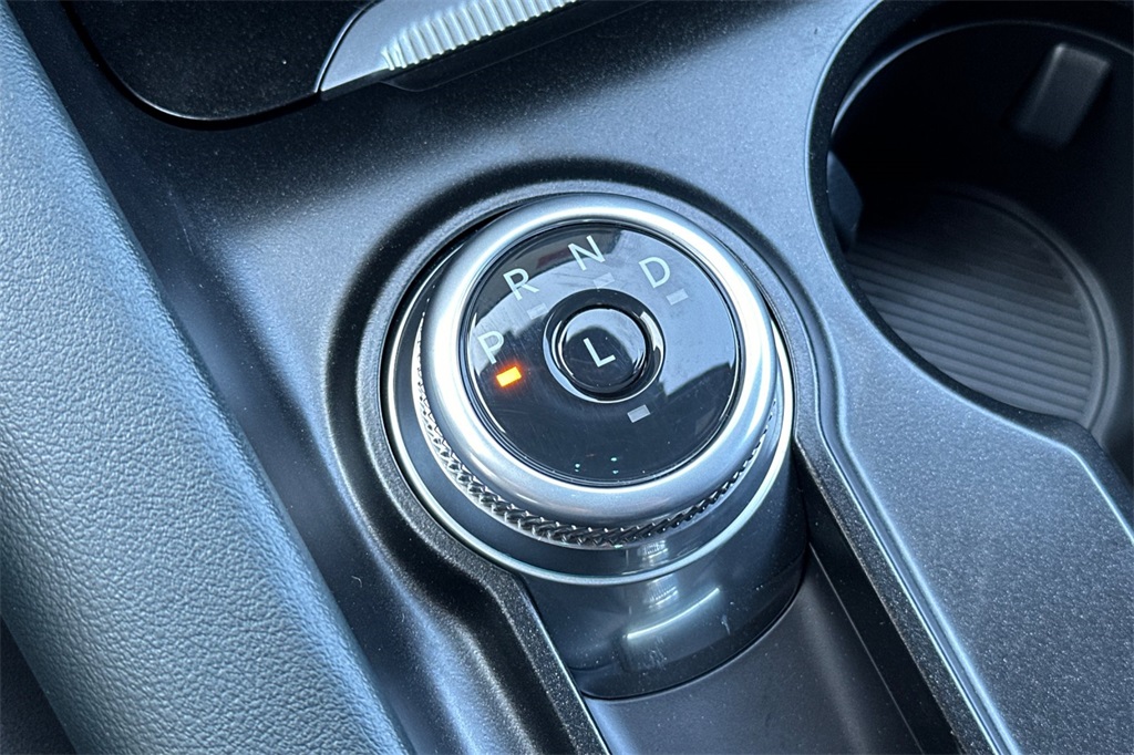 Vehicle image 25 of 29