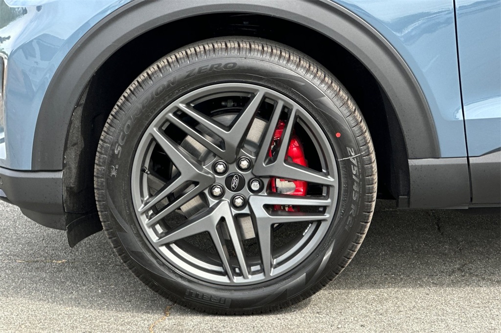 Vehicle image 10 of 29