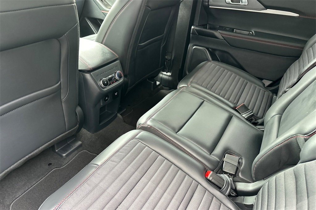 Vehicle image 13 of 29