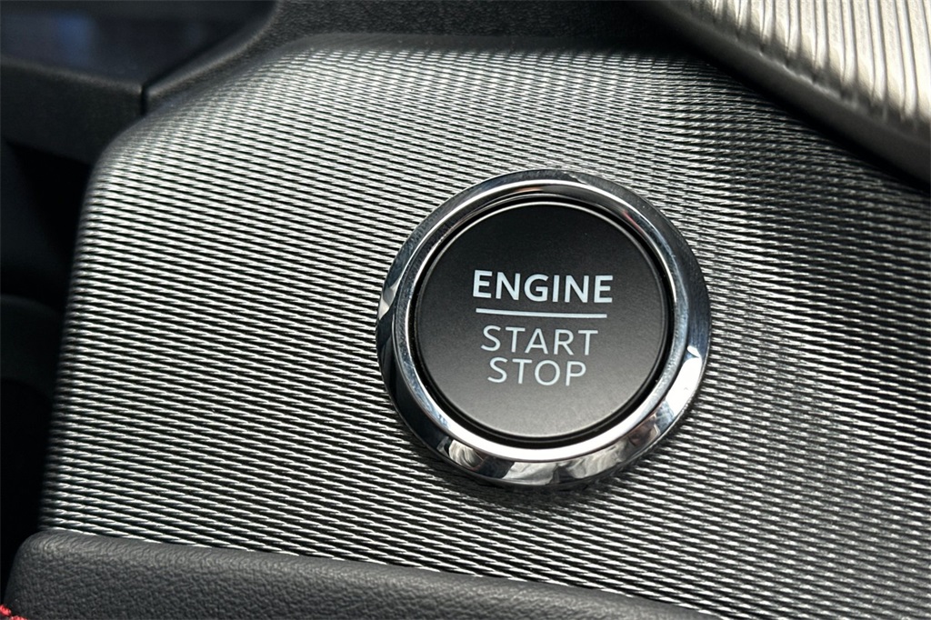 Vehicle image 25 of 29