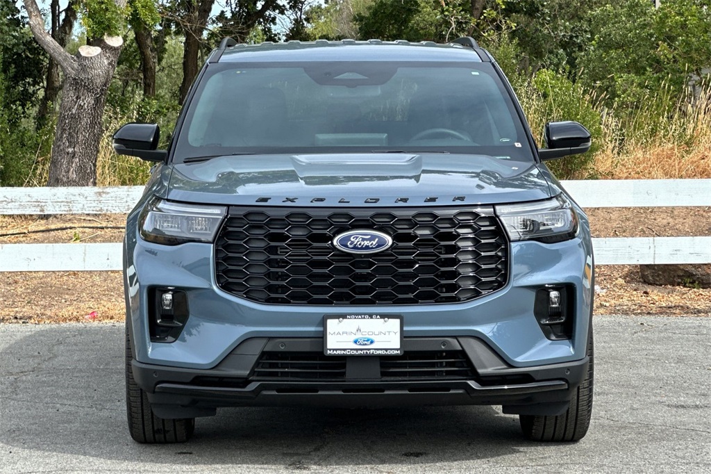 Vehicle image 2 of 29