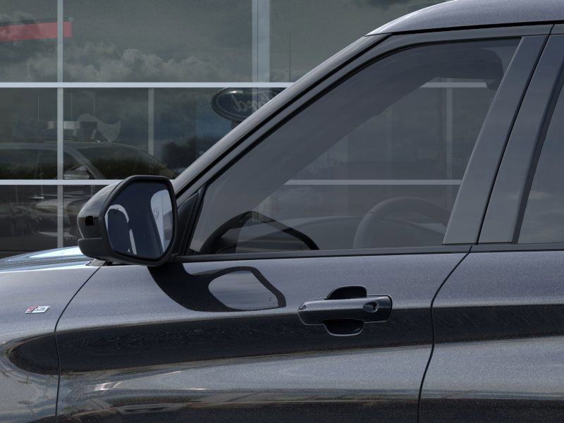 Vehicle image 18 of 23