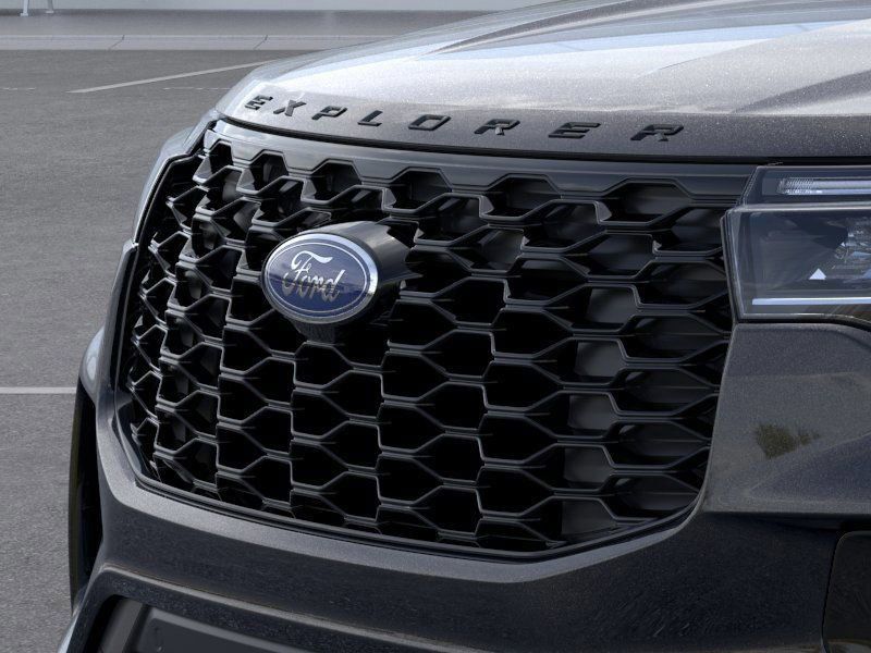 Vehicle image 21 of 23