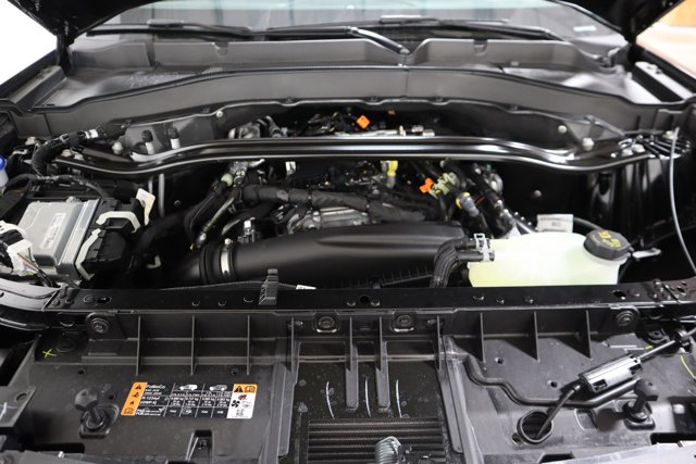 Vehicle image 28 of 33