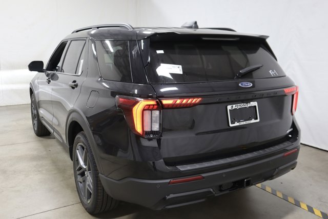 Vehicle image 4 of 33