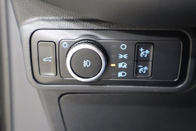 Vehicle image 18 of 33