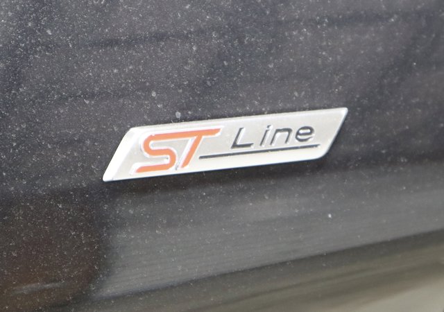Vehicle image 8 of 33