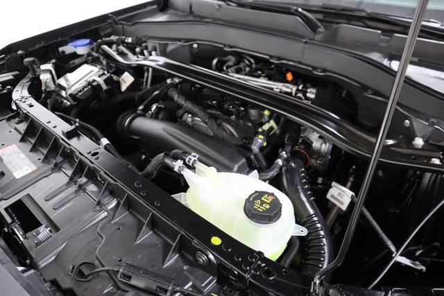 Vehicle image 29 of 33