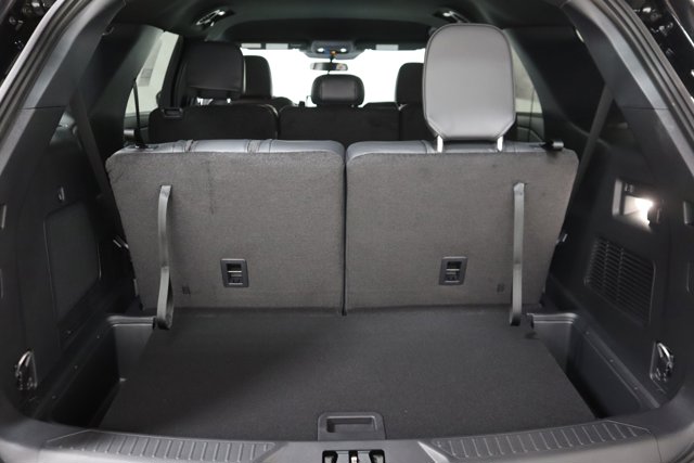Vehicle image 9 of 33