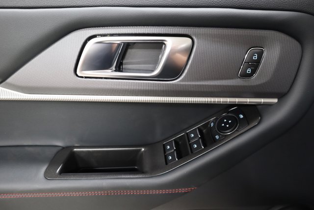 Vehicle image 10 of 33