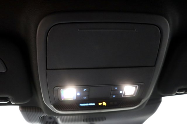 Vehicle image 26 of 33