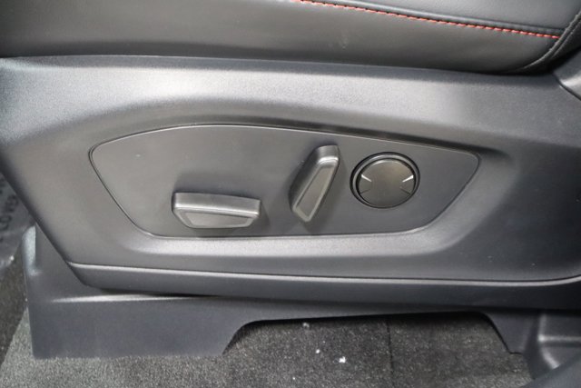 Vehicle image 11 of 33