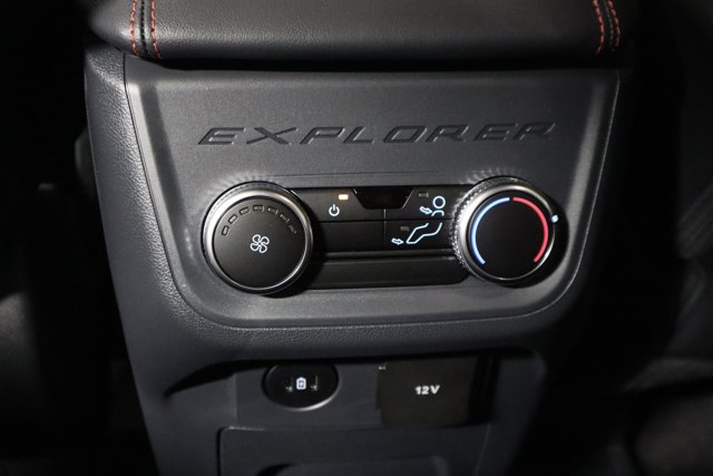Vehicle image 15 of 33