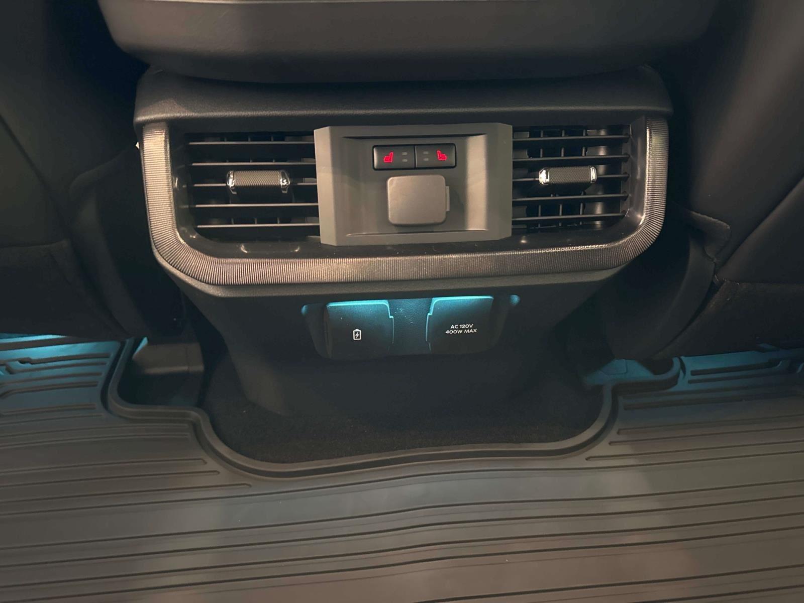 Vehicle image 33 of 57