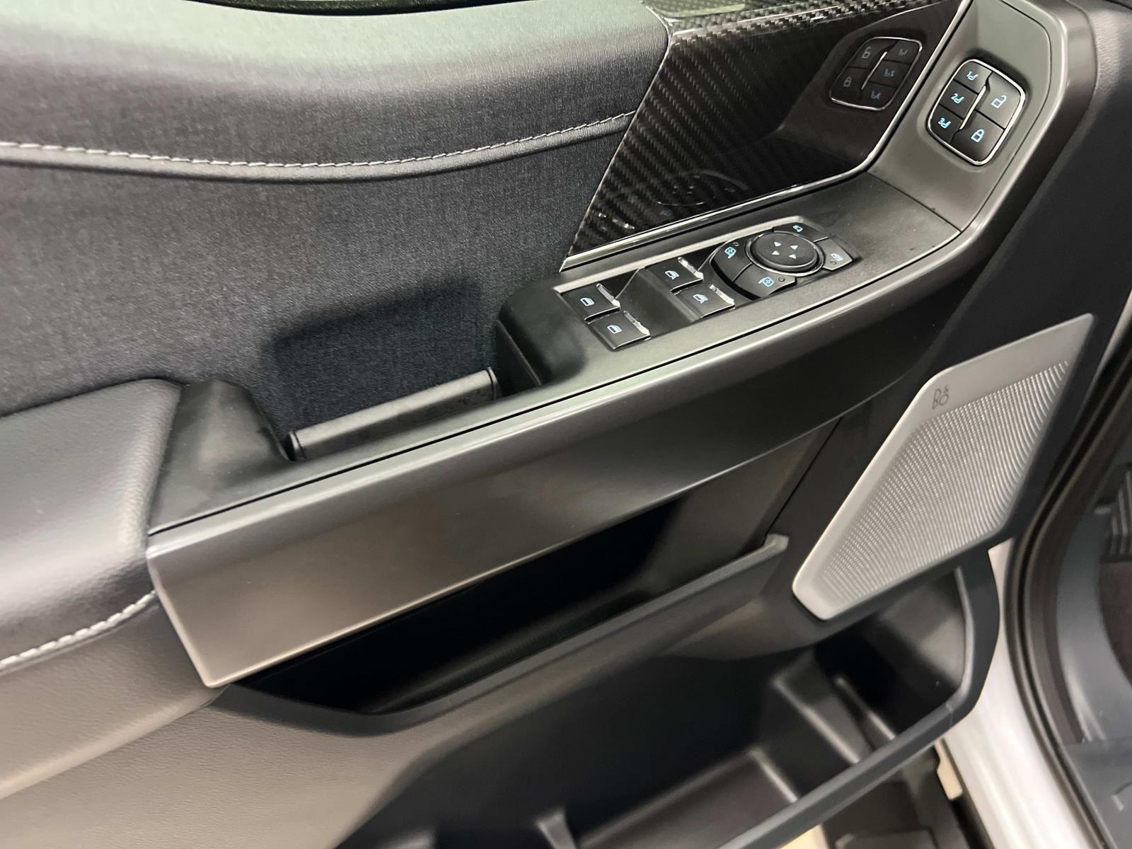 Vehicle image 32 of 57