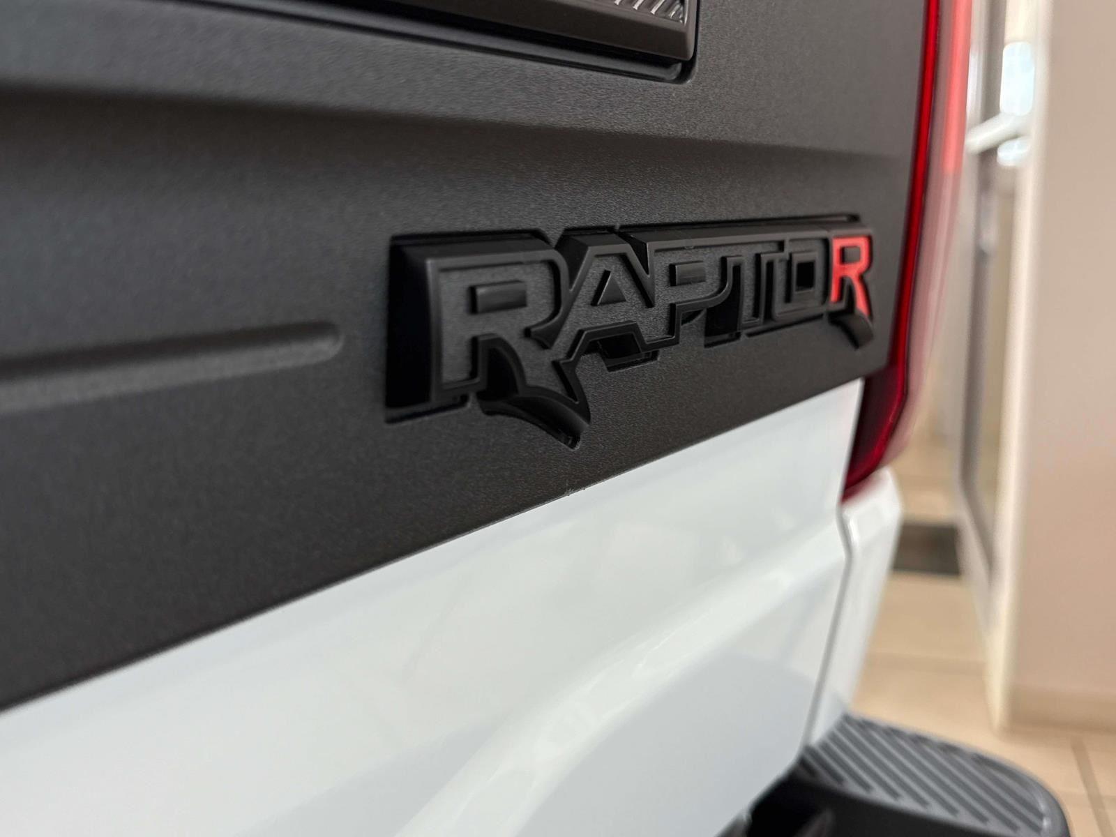 Vehicle image 40 of 57