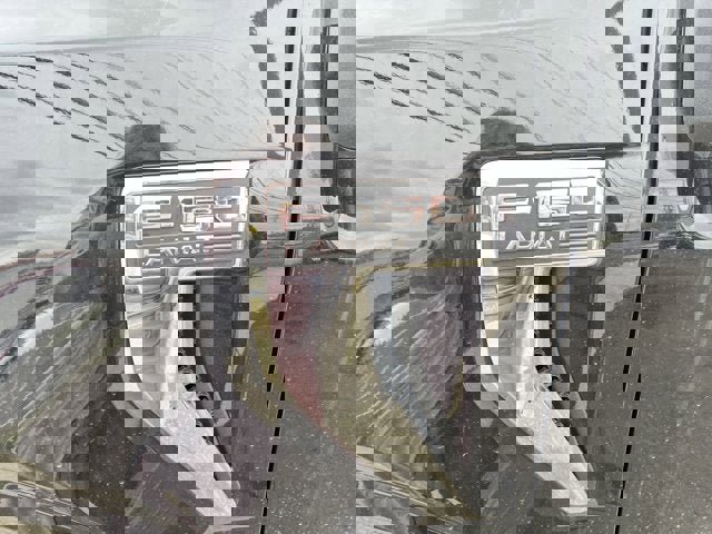 Vehicle image 5 of 18