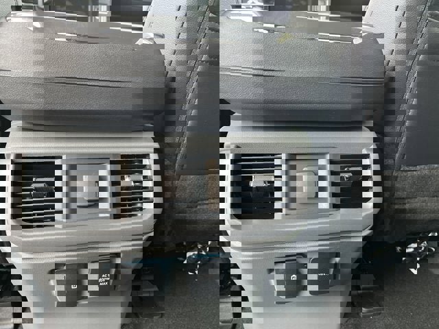 Vehicle image 9 of 18