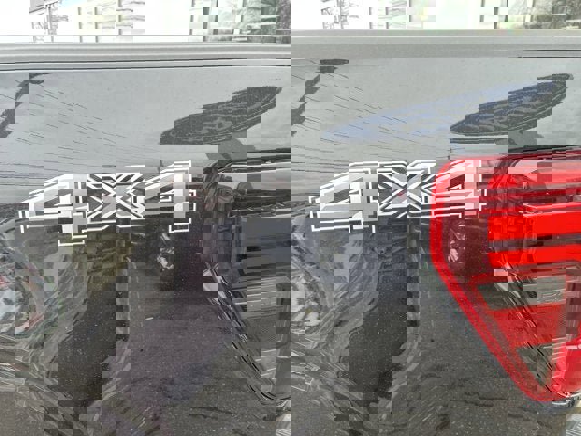 Vehicle image 6 of 18