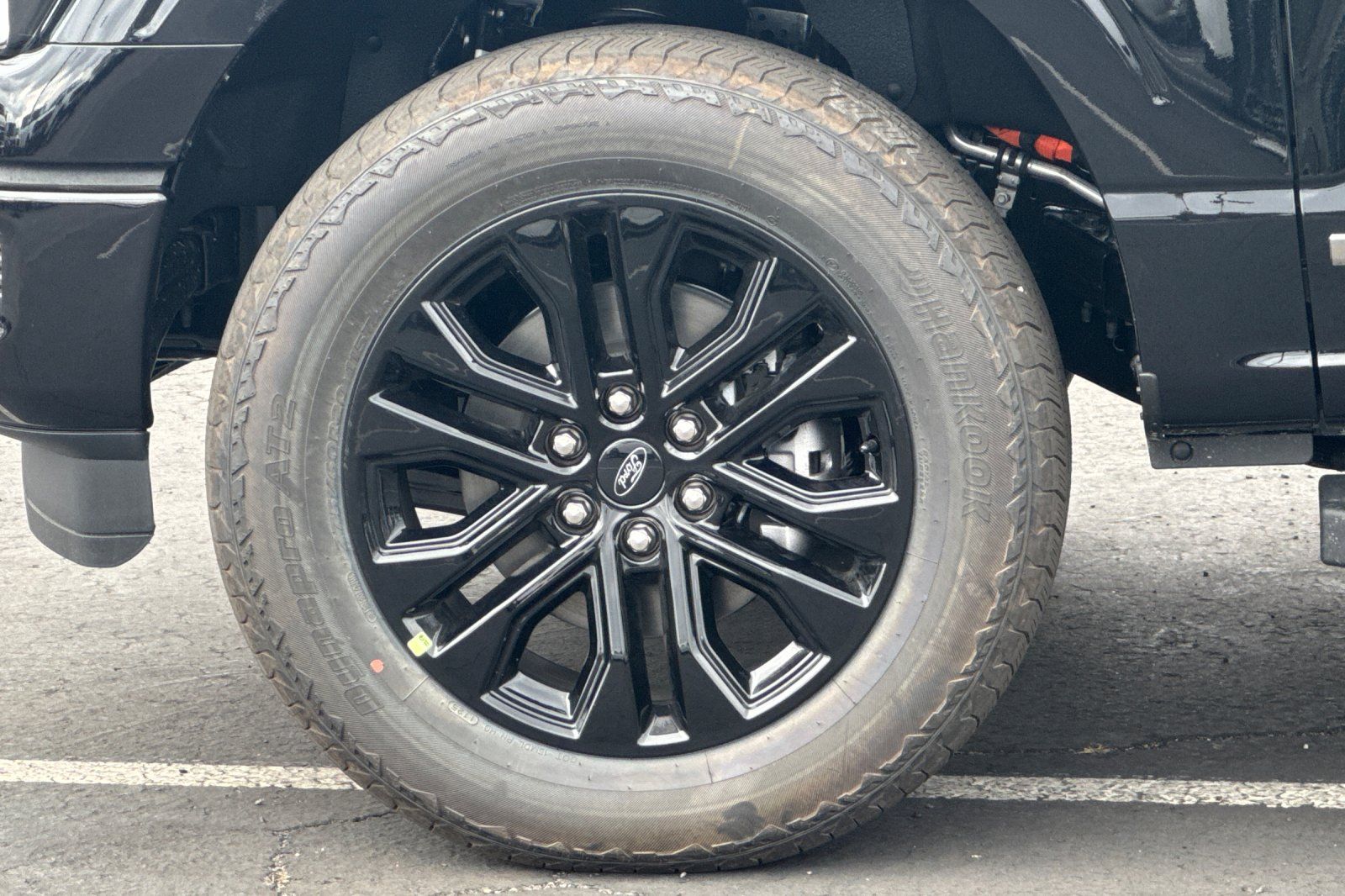 2025 Ford F-150 Lariat Image 10 of 27