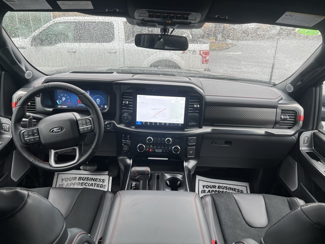 Vehicle image 33 of 51