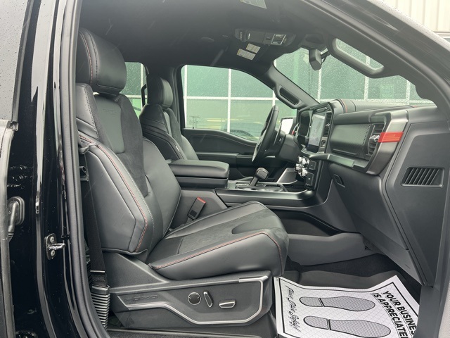 Vehicle image 17 of 51