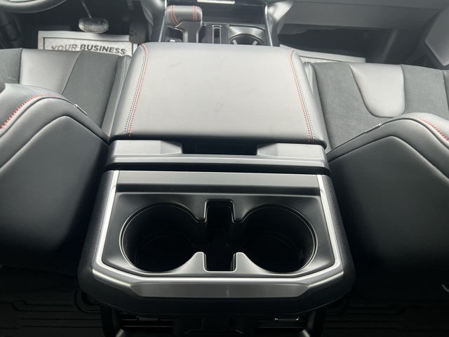 Vehicle image 32 of 51