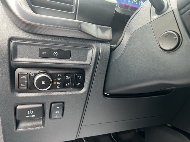 Vehicle image 39 of 51