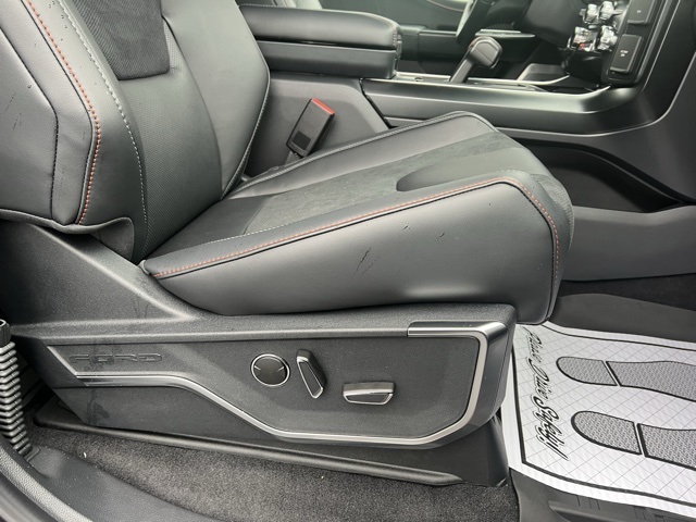 Vehicle image 18 of 51