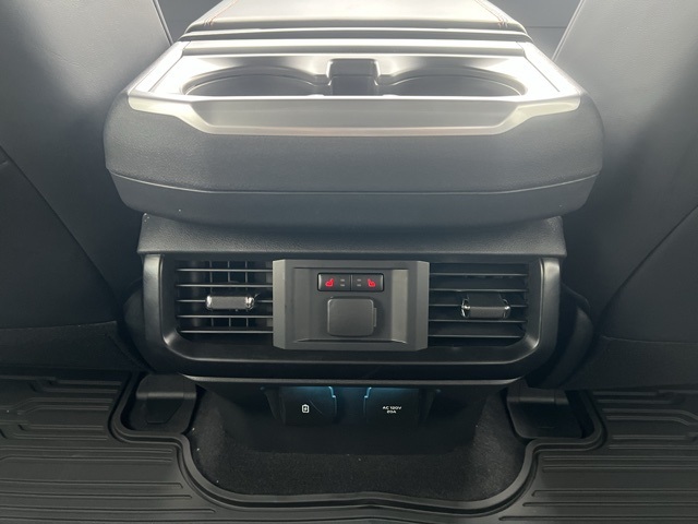 Vehicle image 31 of 51