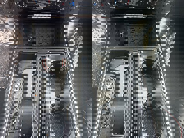 Vehicle image 15 of 25