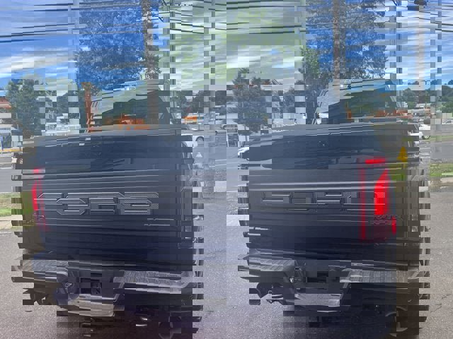 Vehicle image 8 of 25