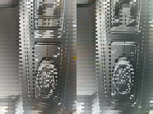 Vehicle image 16 of 25
