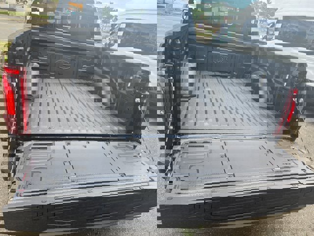 Vehicle image 6 of 25