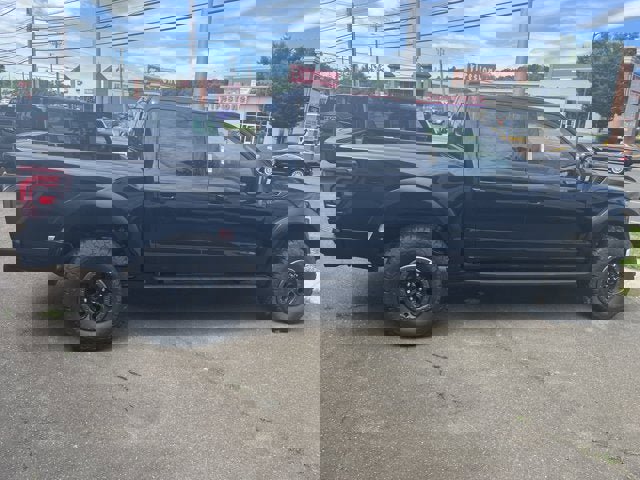 Vehicle image 4 of 25