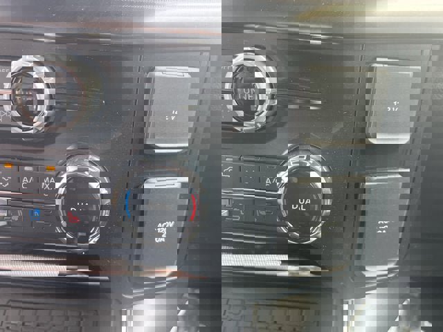 Vehicle image 24 of 25