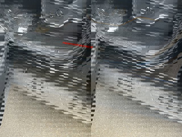 Vehicle image 20 of 25