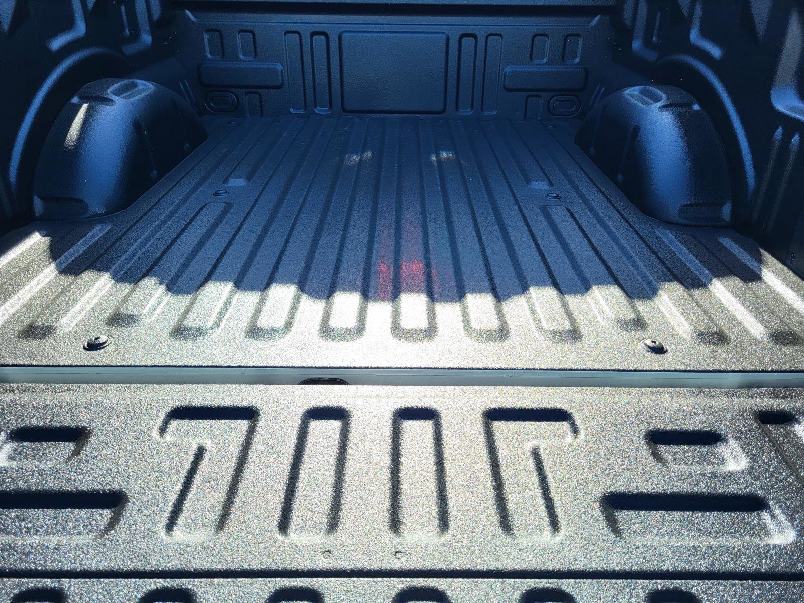 2025 Ford F-150 STX Image 10 of 28