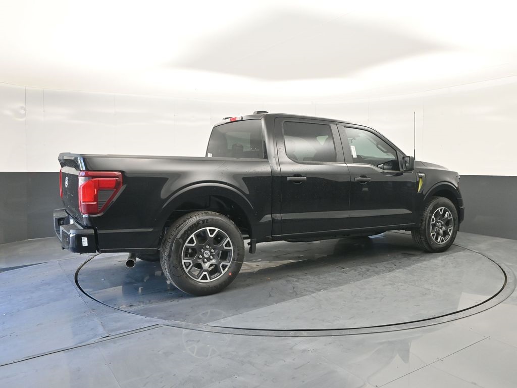 Vehicle image 2 of 32