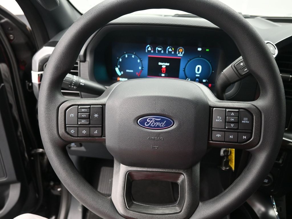 Vehicle image 31 of 32