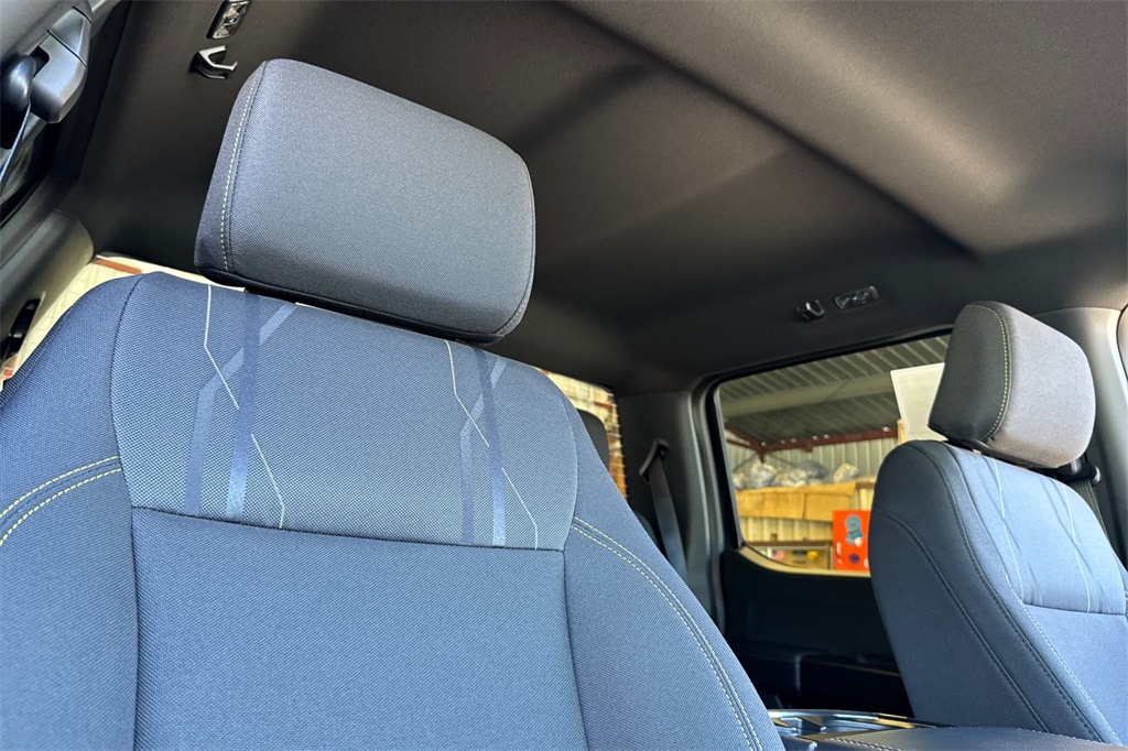 Vehicle image 16 of 26